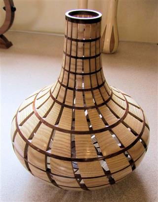 Howard Overtons winning segmented onion vase